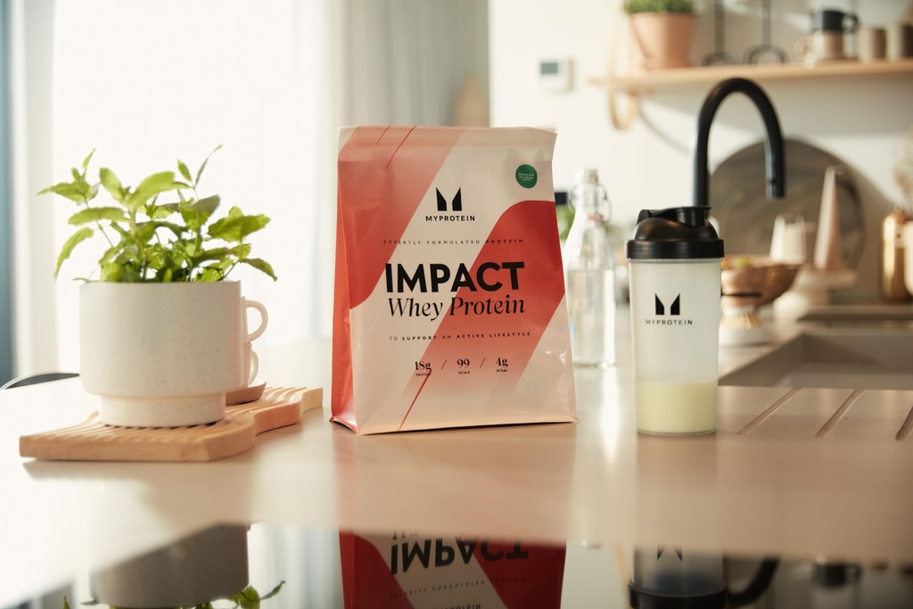 myprotein-impact-whey-protein-powder-5-5-2.jpg
