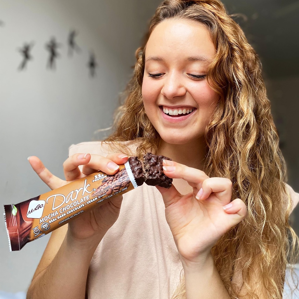 nugo-dark-chocolate-mocha-11g-protein-ba-2.jpg
