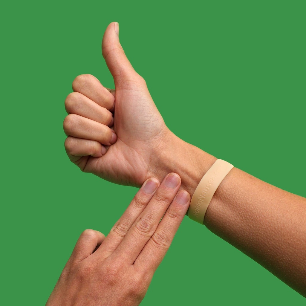 nomo-nausea-relief-wristband-for-pregnan-5.jpg