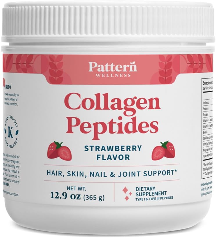 Pattern Wellness Collagen Peptides Powder (tyyppi I & III) - Hiukset, kynnet, iho & niveltuki - Grass Fed & Pasture-Raised - Hydrolyzed, non-GMO, Dairy Free, & Keto-Friendly - Mansikka (13 Oz)