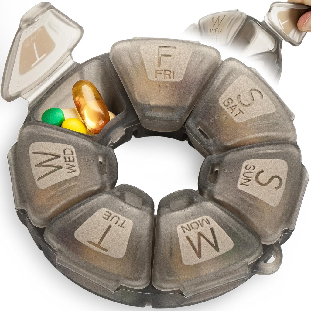 Round Weekly Pill Organizador, TPU Rubberized, Travel Pill Container 7 Day, con 7 grandes comparacións, gran para as vitaminas e suplementos diarios, caso de pílula fermosa con letras grandes e Braille (Grey)