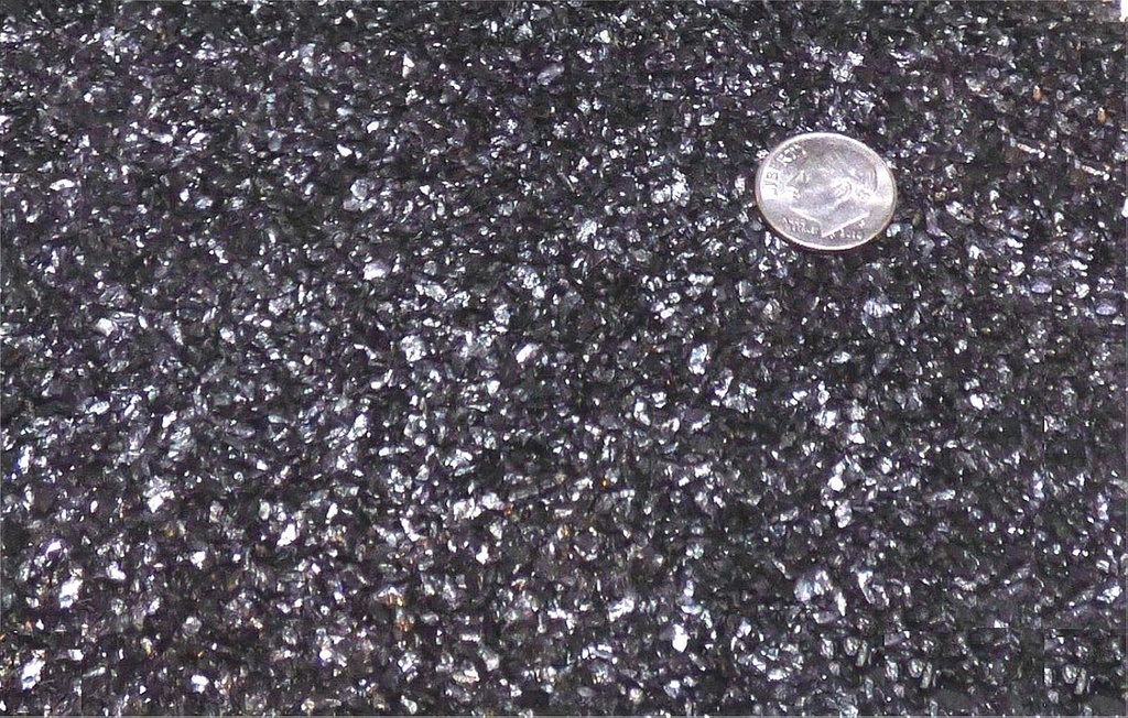 用于月光波旁威士忌的炭粒