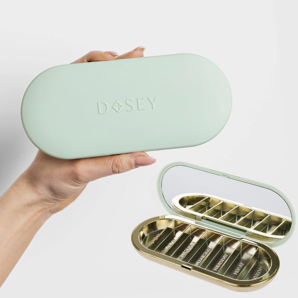 Dosey 7 jours Pill Compact Travel Pill Organizer - Cas de pilule avec 7 compartiments de pilules pour le stockage et la protection de la médecine – Élégant et élégant organisateur de médicaments avec miroir, Sage