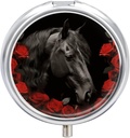 Black Horse em um fundo de Red Roses Pill Caso 3 Compartimento portátil caixa de pílulas diária Round Pill Organizador para bolsa de bolso diária Medicina Container para segurar vitaminas Fish Oil Travel presentes