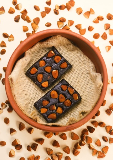 [BRSWG2Y2CAIAYYL6] VegOChef Vegan Cocoa, Almond, Zero added sugar, Zero Dairy, Zero Gluten, Zero Preservative, 4 Ingredients bar