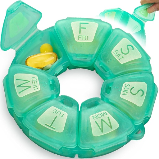 [BRSRMHARAQOQO3DL] Round Weekly Pill Organizer, TPU Rubberized, Travel Pill Container 7 Day, with 7 Large Compartments, Great for Daily Vitamins & Supplements, Cute Pill Case with Large Letters and Braille (Green)